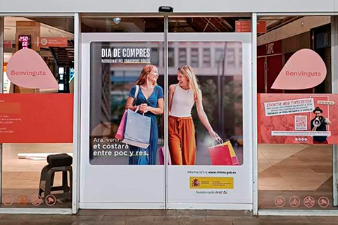 Puertas rotuladas en vinilo impresión digital Puertas rotuladas en vinilo impresión digital