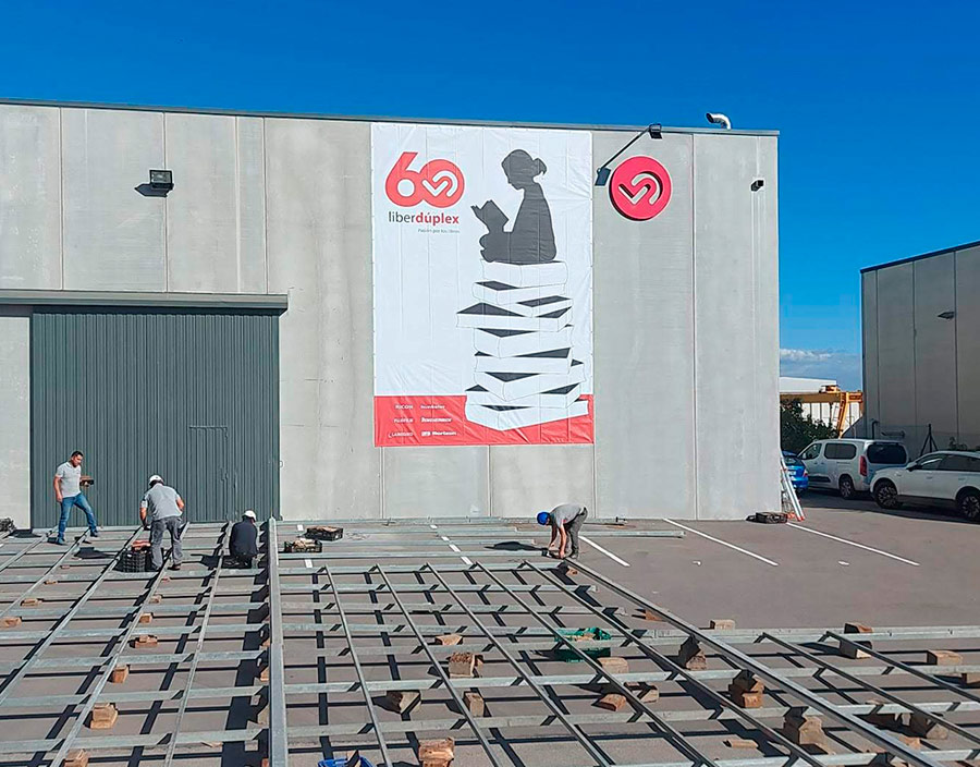 Valla publicitaria 8x3