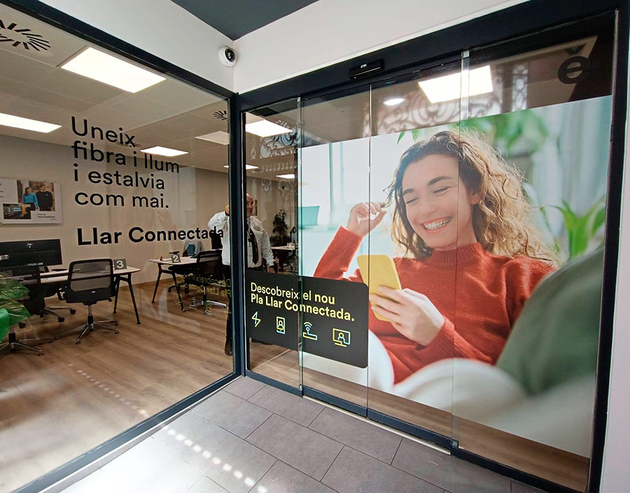 Rotulación de escaparate con vinilo