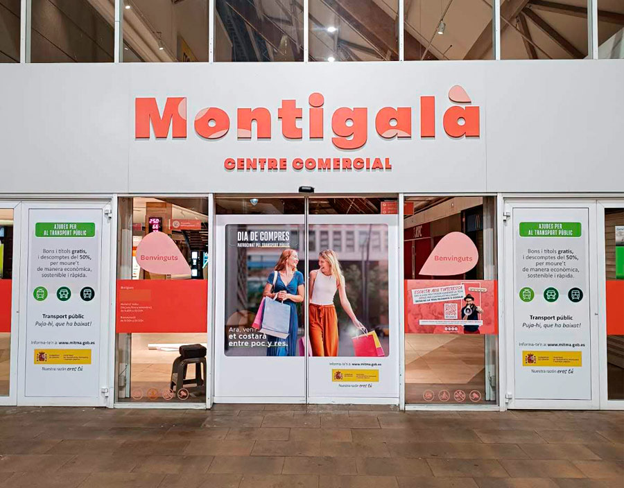 Rotulación de cristal en centro comercial