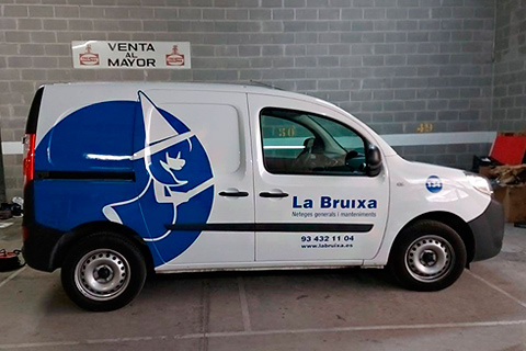 Rotulación con vinilo de vehículo comercial