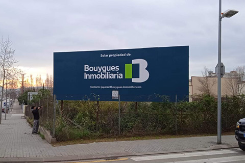 Valla publicitaria 8x3 standard