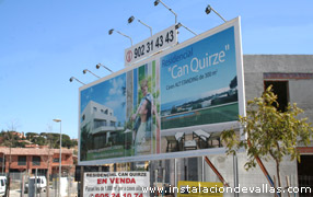 Valla publicitaria 12x4 iluminada con corpóreo superior Valla publicitaria 12x4 iluminada con corpóreo superior